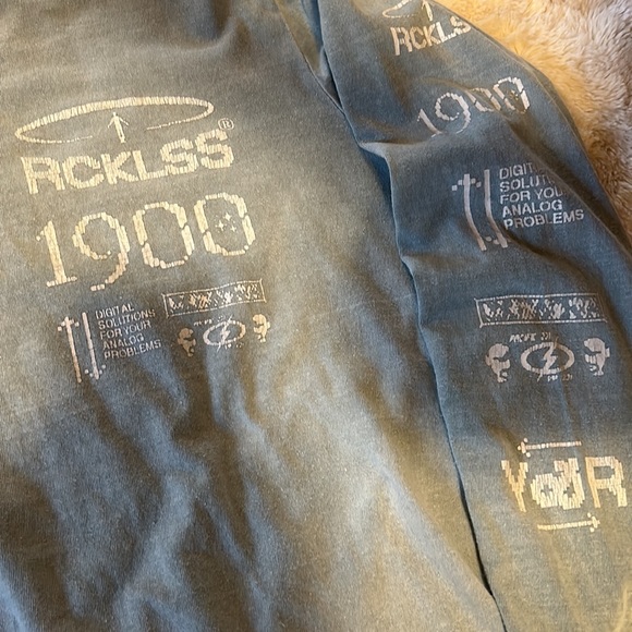 🌻2/$10🌻 Distressed blue long sleeve shirt, youth xl, Young & Reckless - Picture 4 of 8